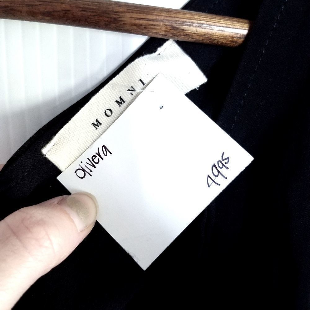 Momni Wrap Around Cropped Blouse - Picture 6 of 7